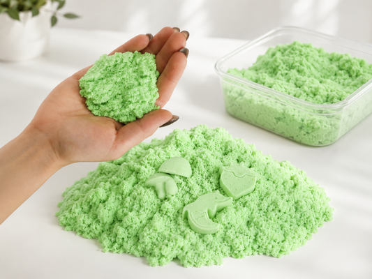 Piasek sensoryczny dla dzieci 1 kg zielony w woreczku